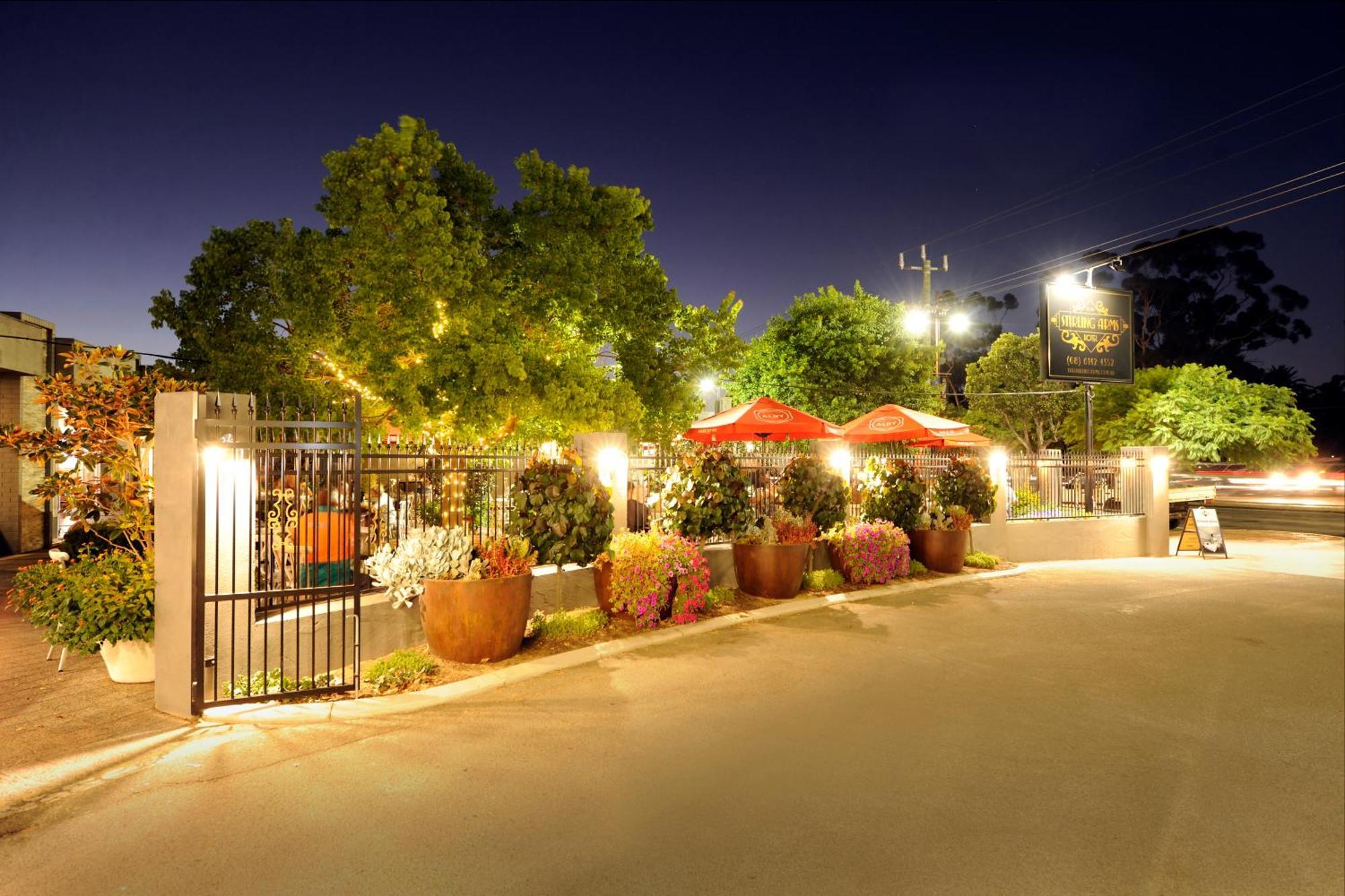 The Stirling Arms Hotel Perth Ngoại thất bức ảnh
